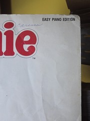 Annie Sheet Music Easy Piano Songbook from the Movie 1981 Paperback