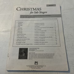 Christmas For Solo Singers 14 Seasonal Favorites Medium Low Voice Sheet Music