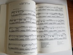 Pre-Owned 1987/1988 TV Songbook and Columbia&rsquo;s 50 Popular Hits – Sheet Music