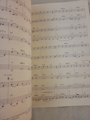 Vintage Christmas Songbook 104 Giant Christmas Songs Piano Guitar 128 Pages VG