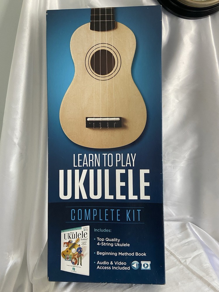 Learn to Play Ukulele Complete Kit top quality 4 string ukulele W/book A/V acces