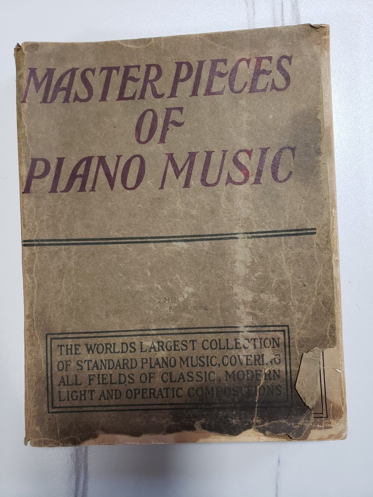 Antique 1918 Latin / English « Masterpieces of Piano Music » book