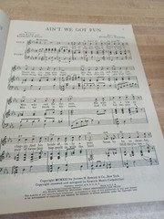 Song Hits of the Roaring Twenties 20&rsquo;s Sheet Music Book 80 Pages by Remick Music