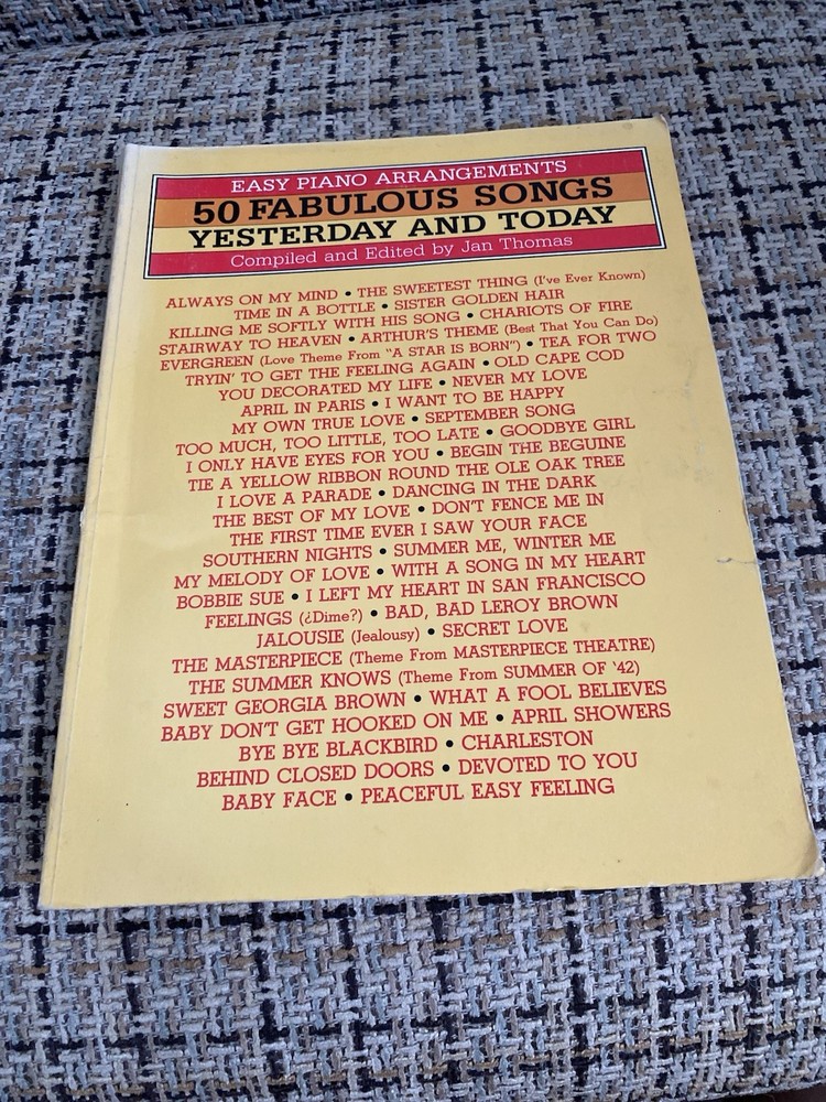 VTG Warner Bros. Publications Easy Piano Arrangements Song Book, Pop Listening