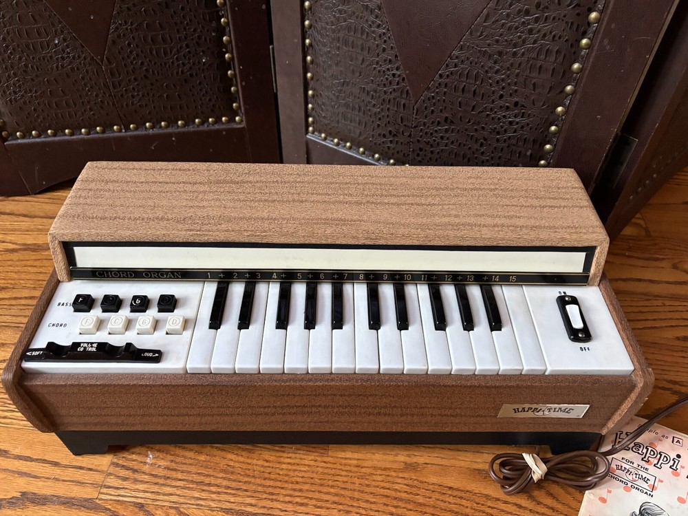 Happi Time Chord Organ Italy -Needs Sevicing