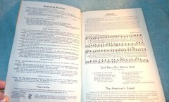 VINTAGE THE GOLDEN BOOK OF FAVORITE SONGS OLD FASHIONED MUSIC BOOK 128 PAGES!