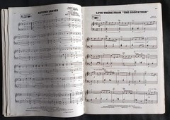 Hansen&rsquo;s 72 Giants Music of Todays Greatest Hits for Piano, Vocal, Organ, Guitar