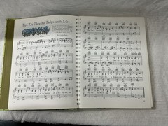 Family Song Book – Reader&rsquo;s Digest – 1977 Hard Cover Spiral Bound Sheet Music