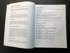 « Chords&ProgressionJAZZ & POPULAR GUITAR » by Arnie Berle 1986 Music Sheet Book