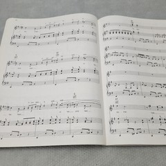 A YEAR IN SONG BOOK PIANO/VOCAL/GUITAR 50 HOLIDAY SEASONAL OCCASIONAL SONGS NEW