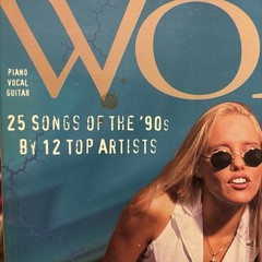 Women of Modern Rock 25 Songs of the &rsquo;90&rsquo;s by 12 artists (Piano Vocal Guitar) PB