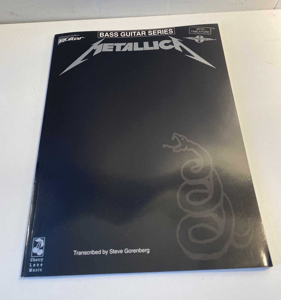 Metallica (Black) Bass Guitar Series Music Education Book Tablature Heavy Metal