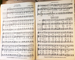« Everybody&rsquo;s Favorite Community Songs », fpr solo, male and mixed voices, 1935.