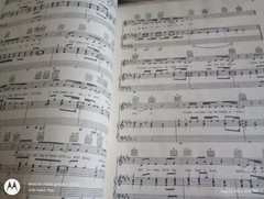 11 SONGBOOK LOT: CHICAGO(BAND) JAZZ SINATRA SAX DESMOND GUITAR PAPERBACK BOOKS