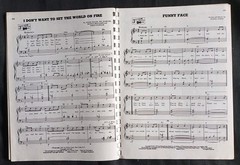 Hansen&rsquo;s 72 Giants Music of Todays Greatest Hits for Piano, Vocal, Organ, Guitar
