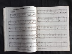 Hansen&rsquo;s 72 Giants Music of Todays Greatest Hits for Piano, Vocal, Organ, Guitar