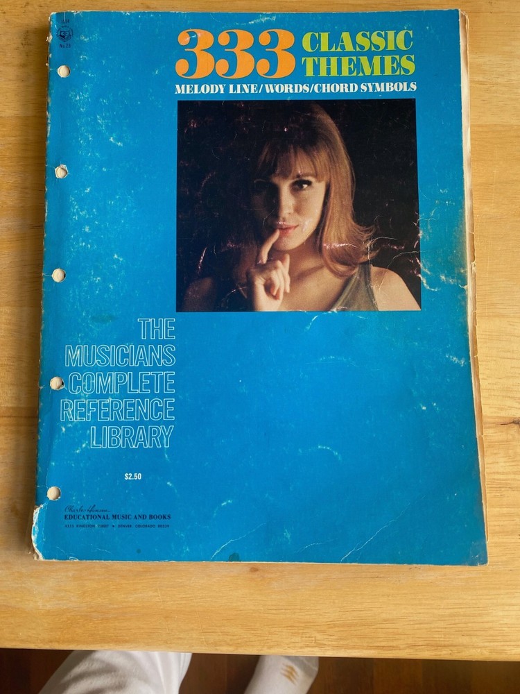 333 Classic Themes Sheet Music Melody Line/words/chord symbols 160 pages