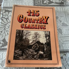 115 Country Classics Piano Vocal Chords Songbook 1976 Columbia Pictures Good cdn