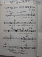 THE LOVIN&rsquo; SPOONFUL GUITAR BOOK – WORDS, CHORDS & DIAGRAMS – 1966 (RARE)