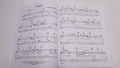 Alfred Alfred&rsquo;s Easy Piano Songs: Rock and Pop Easy Hits Piano Songbook
