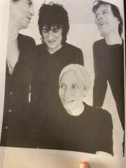 THE ROLLING STONES « BRIDGES TO BABYLON » – GUITAR/VOCAL – TABS – 128 PAGES