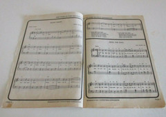 Christmas Songbooks – Sheet Music – 32 Pages – 25 Carols – Woman&rsquo;s Day – 1972