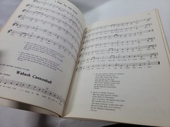 104 Folk Songs on Folkways Records Robbins Music Corporation 1964 Vintage PB