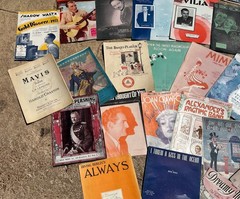 LOT OF 40 PIECES OF VINTAGE SHEET MUSIC 1920s TO 1940s
