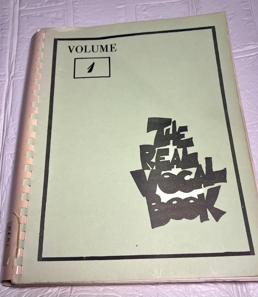 The Real Vocal Book Volume 1 2nd Edition for High Voice C Piano Guitar Fake Jazz