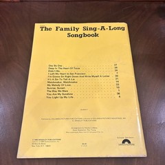 Vintage 1982 Family Sing-A-Long Songbook Piano Vocal Organ Chords Lyrics Music