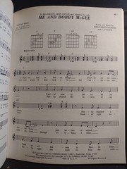 Easy Guitar Songbook Country Guitar &rsquo;72 Deluxe 112 Pages W/ Chord Shapes VG
