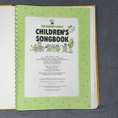 1985-THE READERS DIGEST SPIRAL BOUND HARDCOVER « CHILDREN&rsquo;S SONGBOOK » w/131 SONGS