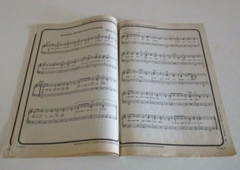 Christmas Songbooks – Sheet Music – 32 Pages – 25 Carols – Woman&rsquo;s Day – 1972