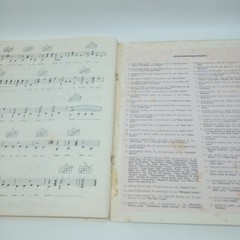 1965 101 FOLK SONGS AND POPULAR FAVORITES FOR GUITAR Dan Fox (Arr) Hansen isoc