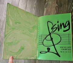 Sing : Young Life Choruses Music : Piano Score & Words, Guitar Chords 1992 Book