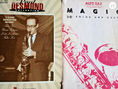 11 SONGBOOK LOT: CHICAGO(BAND) JAZZ SINATRA SAX DESMOND GUITAR PAPERBACK BOOKS