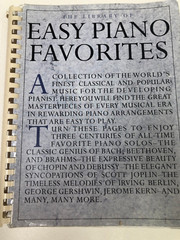 The Library of Easy PIANO Favorites – 1998 Amsco Publications