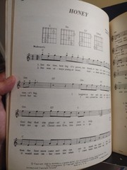 Easy Guitar Songbook Country Guitar &rsquo;72 Deluxe 112 Pages W/ Chord Shapes VG