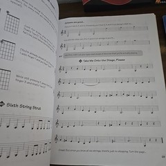 Guitar 1 Lot: Fast Track Guitar 1 Electric Or Acoustic w CD Music Theory