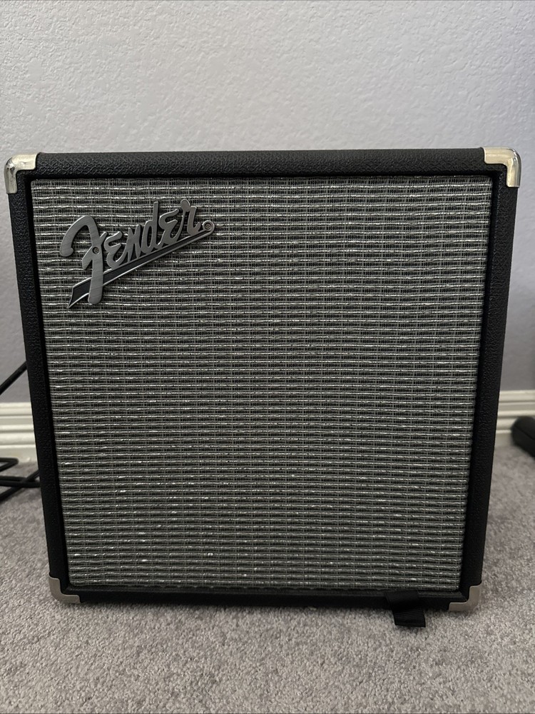 Fender Rumble 15 Compact Bass Amp In Black. Only Used Once