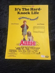 It&rsquo;s The Hard Knock Life from « Annie » Charles Strouse & Martin Charnin (1982)