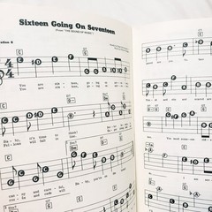 Broadway&rsquo;s Best E-Z Play Today Organs Piano Guitar Sheet Music Book Show Tunes