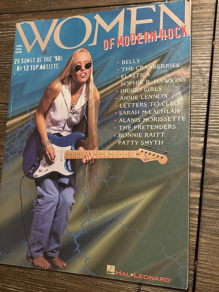 Women of Modern Rock 25 Songs of the &rsquo;90&rsquo;s by 12 artists (Piano Vocal Guitar) PB
