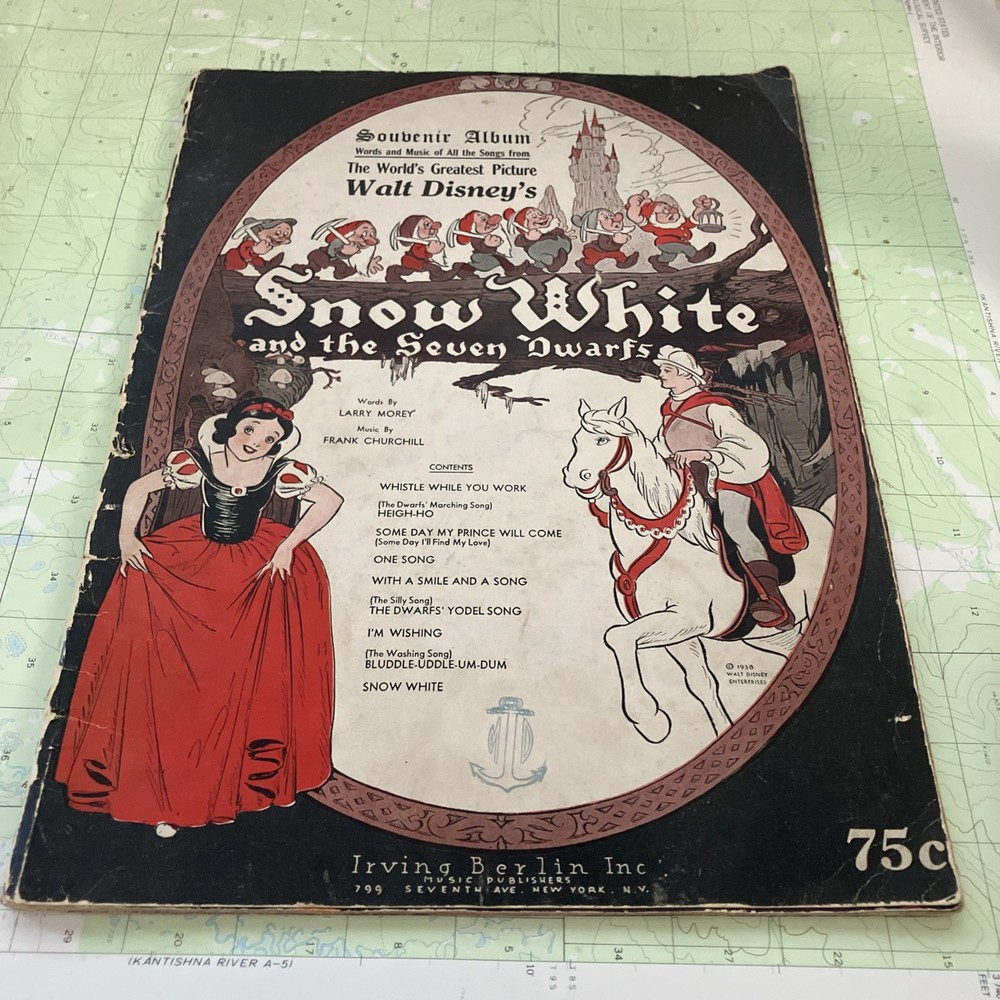 Walt Disney&rsquo;s Snow White and the Seven Dwarfs 1937 Souvenir Album Song Book