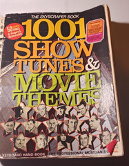 Skyscraper Book of 1001 Show Tunes & Movie Themes Broadway & Hollywood 696 Pages