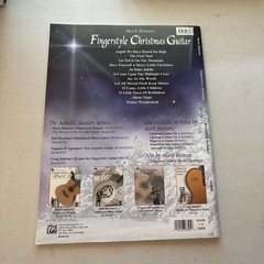 Mark Hanson&rsquo;s Fingerstyle Christmas Guitar: 12 Songs & Carols 1998 PB With CD