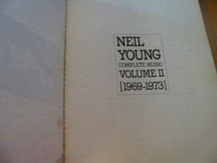 NEIL YOUNG VOL 2 ( 1969 – 1973 ) COMPLETE SONGBOOK SHEET MUSIC 220 PG LOW PRICE