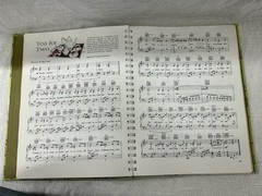 Family Song Book – Reader&rsquo;s Digest – 1977 Hard Cover Spiral Bound Sheet Music