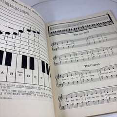 Vintage 1935, « First Book For Adult Beginner » Piano Instruction Johm M. Williams