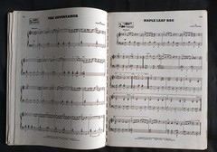 Hansen&rsquo;s 72 Giants Music of Todays Greatest Hits for Piano, Vocal, Organ, Guitar